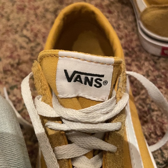 Vans - Picture 6 of 10